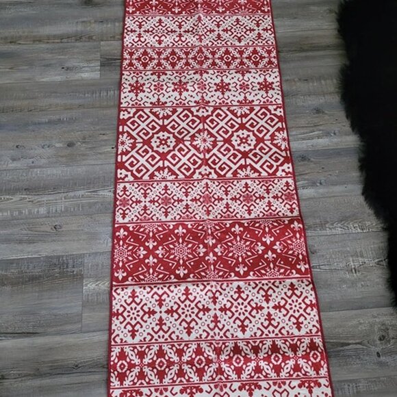 NEW Christmas Runner Rug 2x6 Red Snowflake Holiday Decorative Area Rug - Picture 6 of 8